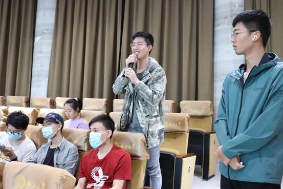 现场观众提问